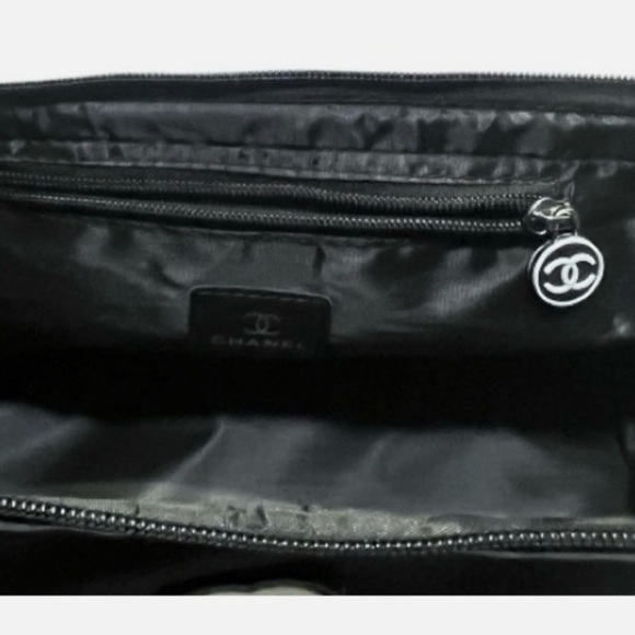CHANEL BLACK NYLON BEAUTY COSMETIC POUCH - Picture 6 of 13
